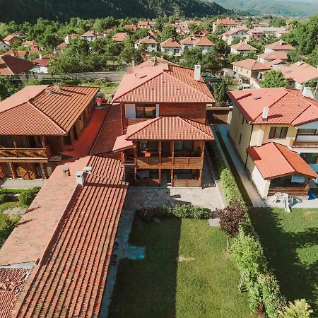 фамилия 4*