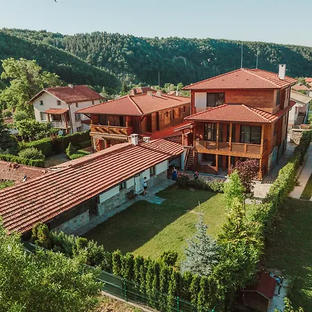 фамилия Къща за гости 4*